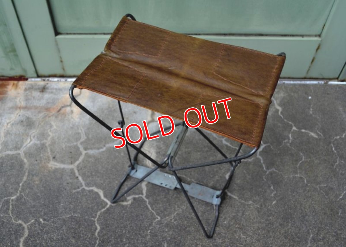 画像2: ドイツ製レザー折畳スツール (2)