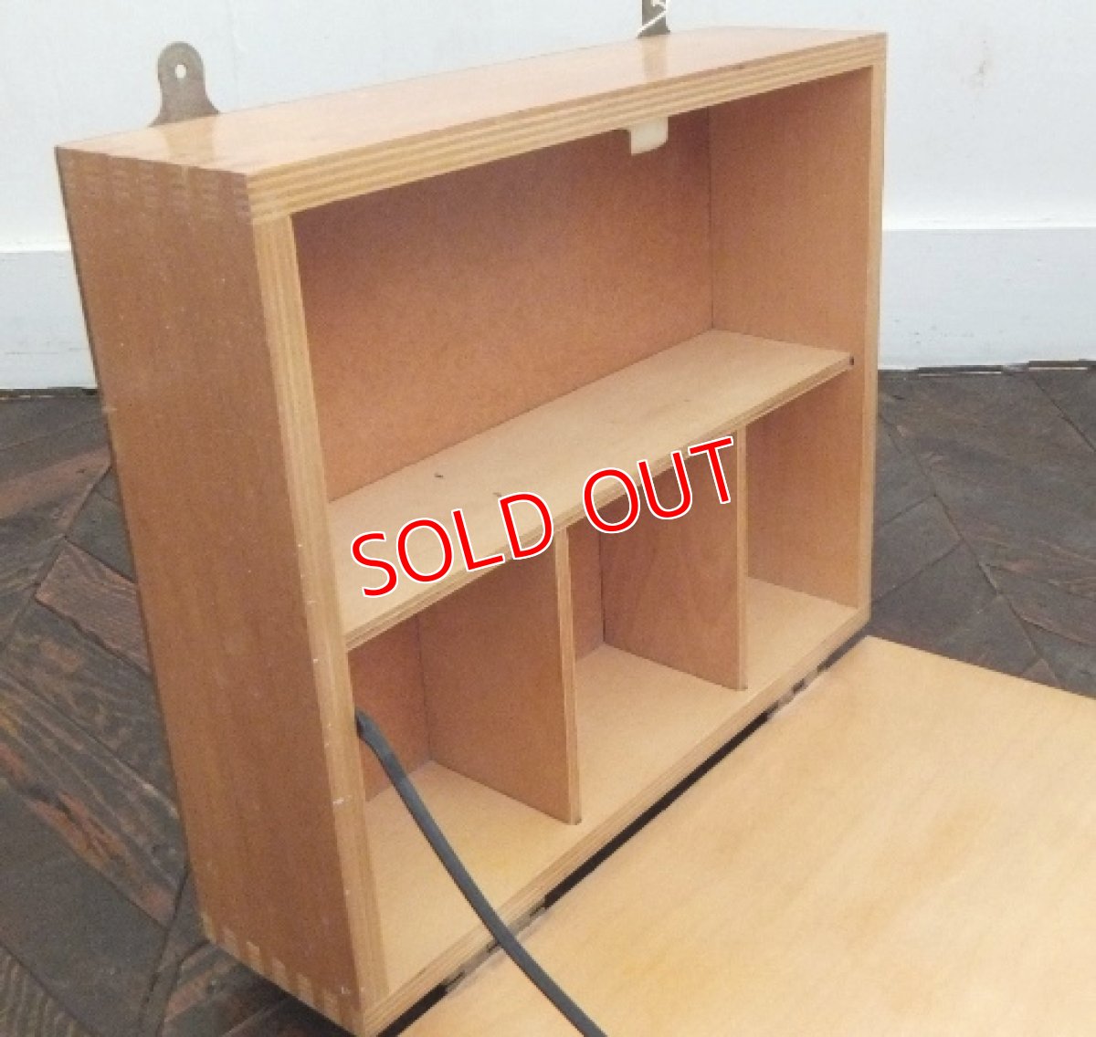 画像4: ７０sファーストエイド・壁掛けクスリ箱 (4)