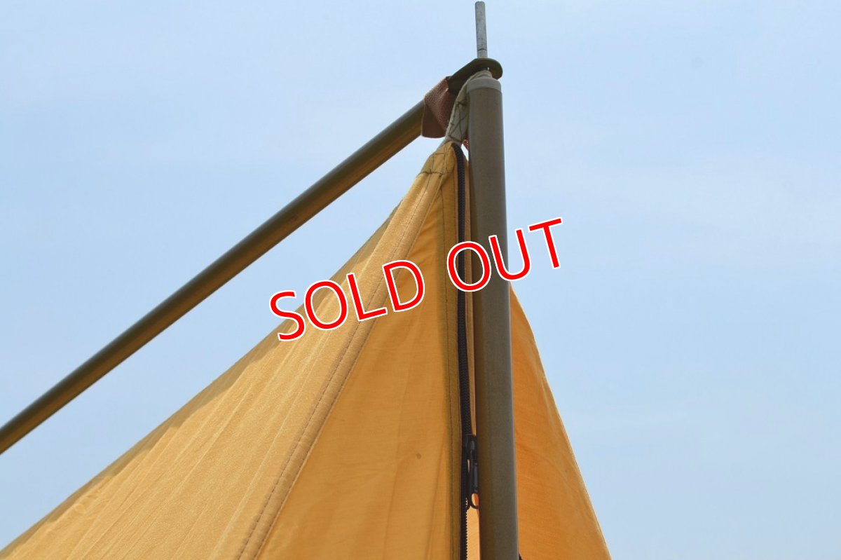 センターポール部分にも干渉除けステー付属します。