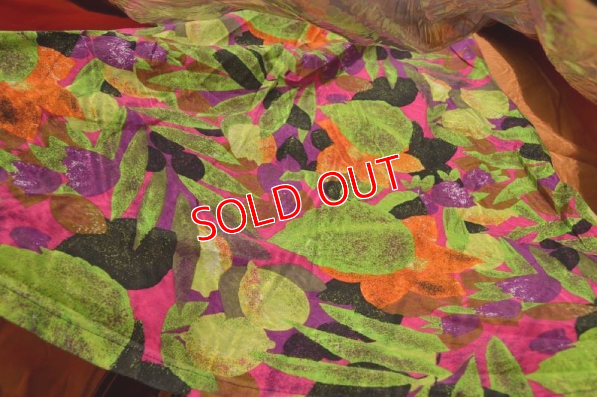 フルーツ柄カーテン