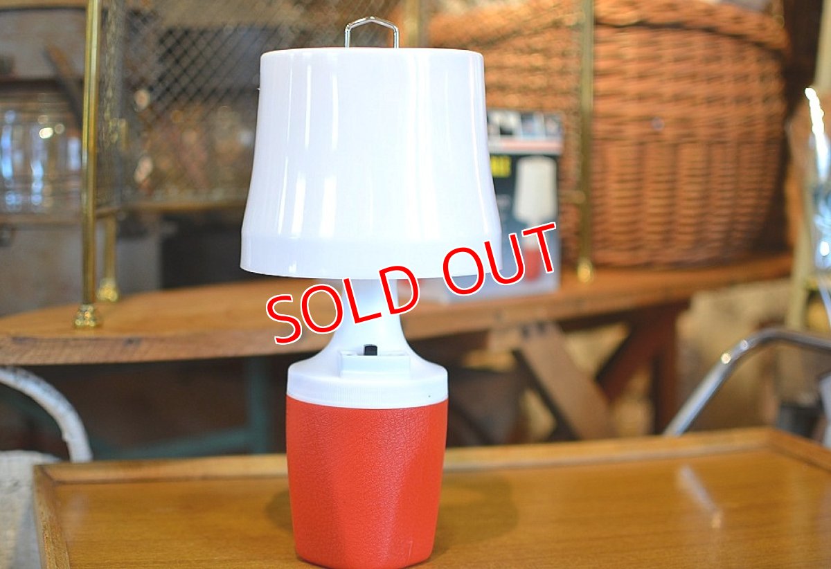画像2: 70sアメリカンキャンパー ポータブルテーブルランプ/オレンジ (2)