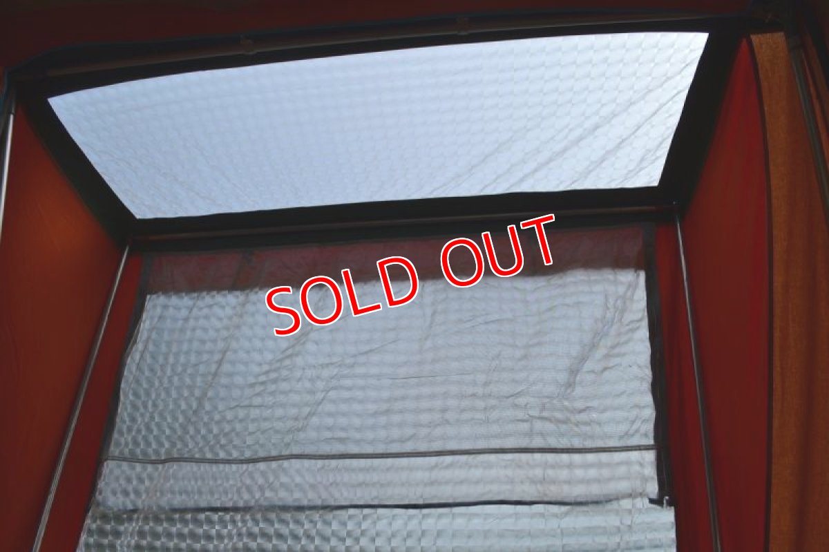 キッチン出窓室内より