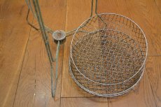 画像9: UK50s ハッピーメイド折り畳み3段ワイヤーバスケットスタンド　 (9)